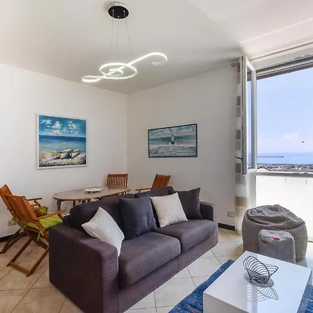 Beautiful In Pra' With Wifi And 2 Bedrooms Apartment