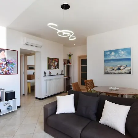 Apartment Beautiful In Pra' With Wifi And 2 Bedrooms Genoa